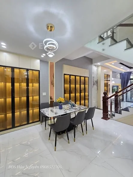 ● Nhà 3 Tầng full nội thất mặt tiền Dương Đức Hiền Phố Biển Đà Nẵng ● Hướng tây bắc