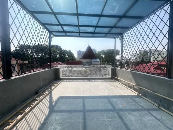 SIÊU PHẨM PHÂN LÔ QUÂN ĐỘI - THANG MÁY - Ô TÔ VÀO NHÀ - 20M RA PHỐ - FULL NỘI THẤT