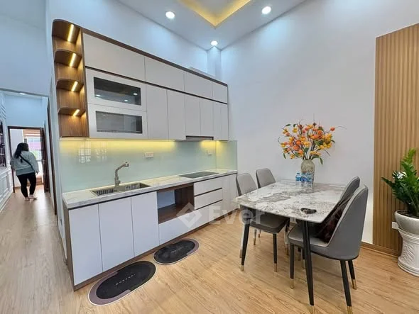 CHỈ NHỈNH 5 TỶ _ CĂN HỘ TT ĐẸP LONG LANH PHỐ PHẠM NGỌC THẠCH_ TRUNG TÂM ĐỐNG ĐA - Thỏa thuận - 90m²