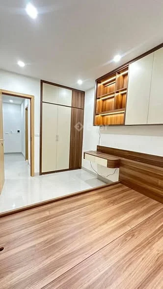 Nhà mặt phố Hồ Đền Lừ, 30m2, 5 tầng, nội thất đầy đủ