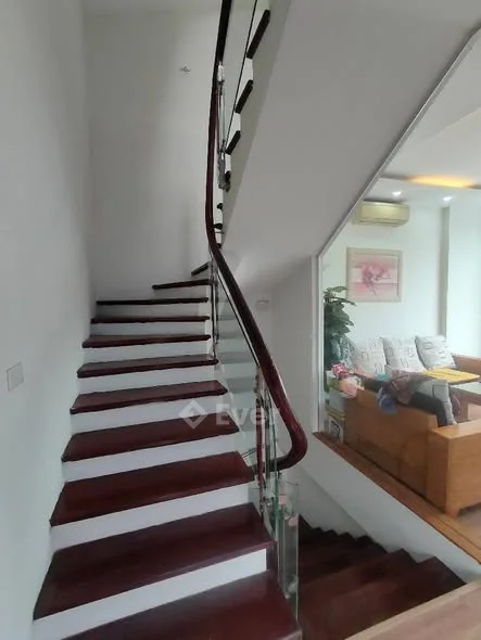 Nhà đẹp Văn Cao 48m, giá 9,75 tỷ tại Ba Đình