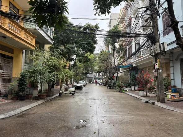 BÁN NHÀ XÃ ĐÀN PHÂN LÔ VỈA HÈ - Ô TÔ ĐỖ CỬA 2 THOÁNG TRƯỚC SAU NGÕ THÔNG