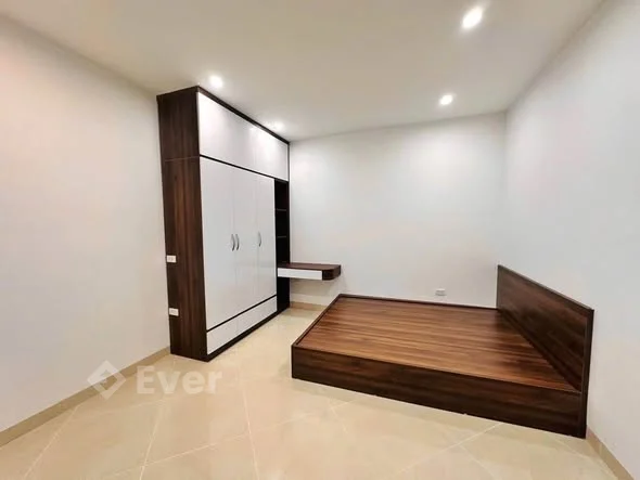 NHÀ ĐẸP PHỐ NHỔN - NGÕ THÔNG - TIỆN ÍCH NGAY CỬA• Vị trí cực thuận tiện: Nhà nằmPhố Nhổn