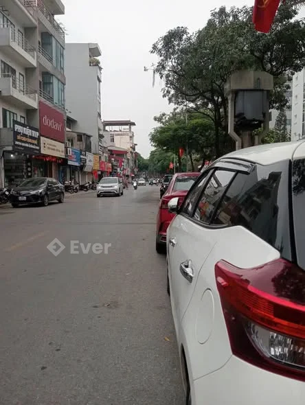 CHỈ MỘT CĂN DUY NHẤT -TRUNG TÂM NGUYỄN SƠN-6,6 TỶ Diện tích :52m2 x 2 tầng