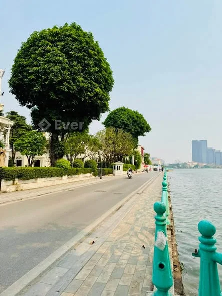 Đứng Ban Công Ngắm Hồ Tây. PHỐ NHẬT CHIÊU - TÂY HỒ - NHÀ DÂN XÂY LÔ GÓC 4 THOÁNG - GARA Ô TÔ