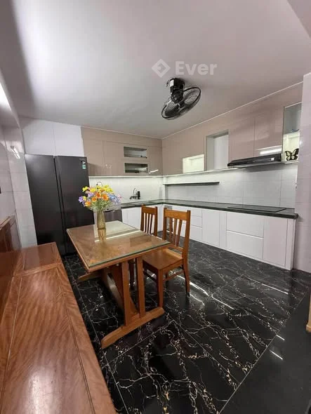 BÁN NHANH NHÀ 3.5 TẦNG FULL NỘI THẤT – KIỆT Trần Cao Vân THÔNG Nguyễn Tất Thành