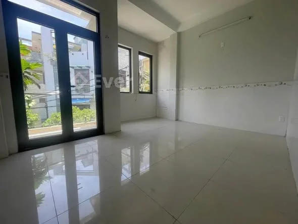 Bán nhà 3 tầng mặt tiền Hải Châu, đường Lê Văn Long, Gần Trường Quốc Tế - Giá Chỉ Bằng Nhà Kiệt 8 tỷ - Thỏa thuận - 80m²