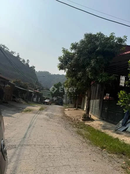 ĐẤT ĐẸP BẢN PHIỆT – GIÁ SIÊU MỀM Vị trí: Bản Phiệt – p. Lào Cai Khu dân cư đông đúc