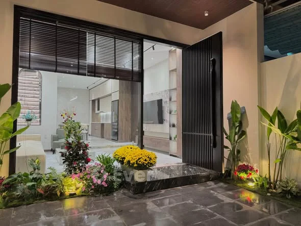 Ngôi nhà 3 tầng mang hơi thở thiên nhiên trong lành, đón gió tự nhiên thoáng mát cả ngày