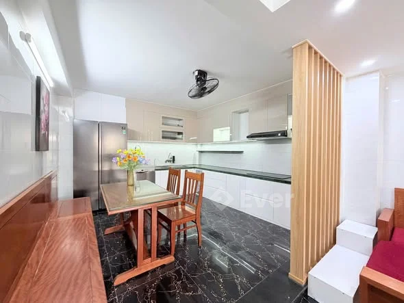 hh 2% gửi Ae Bán nhà 4 tầng k671 Nguyễn Tất Thành, thông 388 Trần Cao Vân