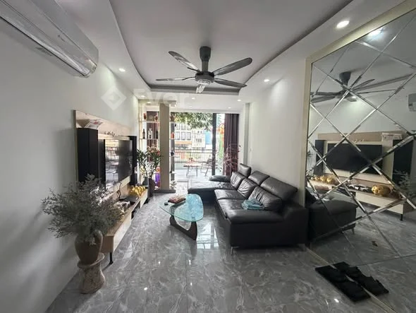 Bán nhà lô góc view hồ – Ngọc Lâm, Long Biên Giá: 14.3 tỷ (có TL)