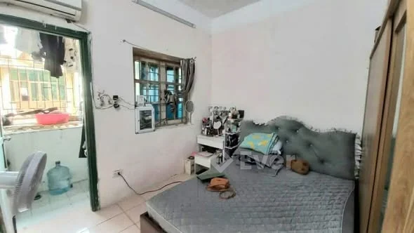 Tập thể Nguyễn Khánh Toàn - Cầu Giấy - 40 m2 - Tầng 4 - 3,75 tỷ+ SĐCC, 1 ngủ, có thể cơi thêm 20m