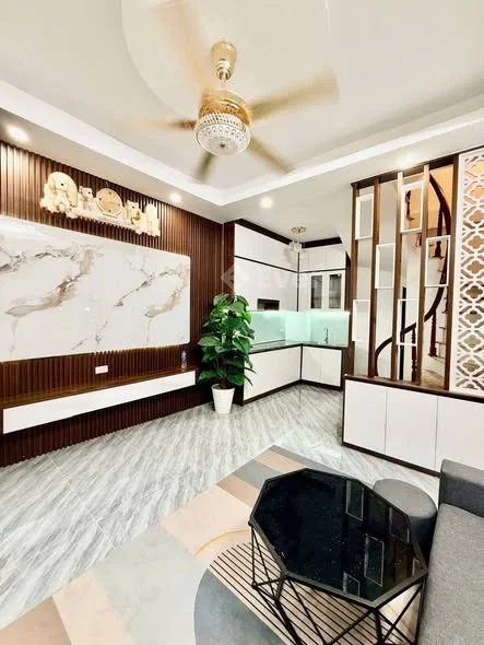 ĐÔNG THIÊN - VĨNH HƯNG #30m2 - 5 tầng- 3 ngủ khép kín full nội thất ở ngay.