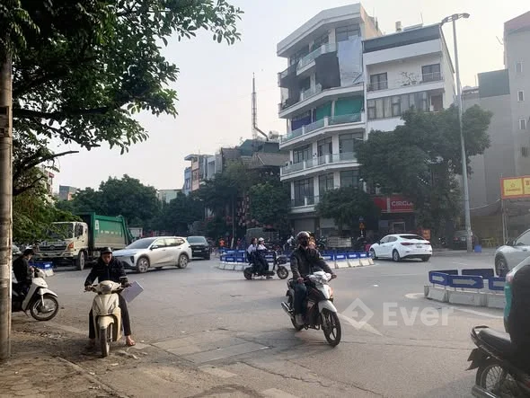 ĐẸP Ở NGAY BÀ T.RIỆU HÀ ĐÔNG 36m, nhỉnh 7ty, 5 tầng,Oto đỗ cổng