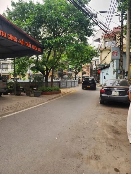 Bán nhanh hơn 30m phượng trì đan phượng vị trí đẹp , dân khư đông đúc cách đường ô tô 15M