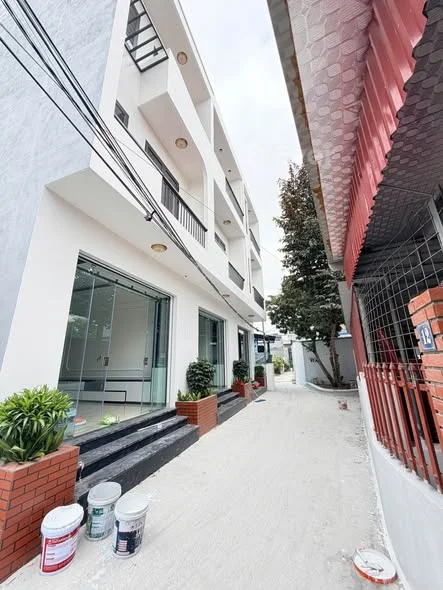 Khách hỏi: “Minh Kha gần 351 mà 70m chắc phải hơn 1,6 tỷ?” Tôi cười: “Không đâu… lô này chỉ 1,4x tỷ