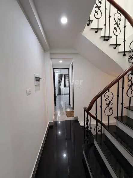 Ngọc Khánh – Ba Đình | 12 tỷ | 36m² x 5T • 10m ra phố • 2 mặt ngõ thoáng • 6PN – full nội thất