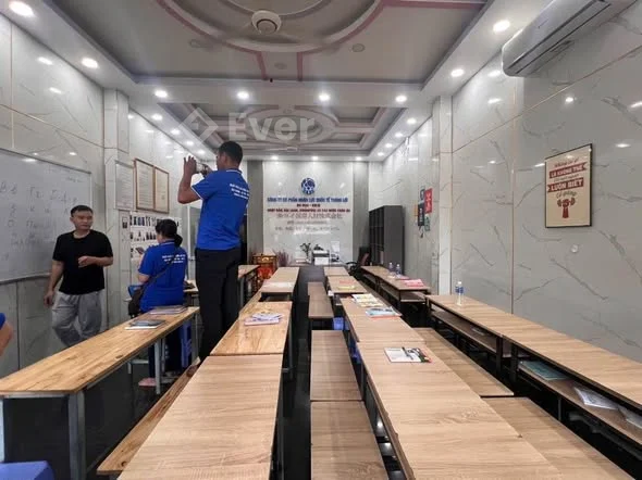 Bán NHÀ 4 Tầng Mặt tiền đường số 10 ngay chợ LINH TRUNG — DT: 90m2 Ngang 5m