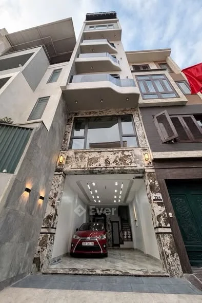 SIÊU PHẨM 8 TẦNG THANG MÁY PHỐ NGUYỄN VĂN CỪ - GARA Ô TÔ - TẶNG FULL NỘI THẤT XỊN - HIẾM