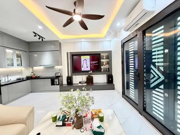 hơn 1 tỷ nhà Tây Hồ NHÀ ĐẸP ÂU CƠ full nội thấtDt 35m - 3 tầng - mt 5m3 ngủ + 3 VS