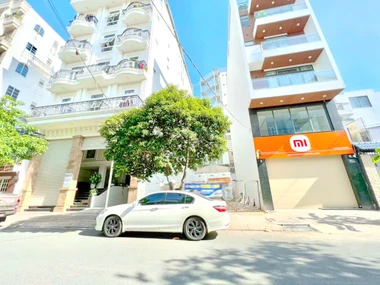 Bán đất xây căn hộ dịch vụ mặt tiền đường số 85 tân quy