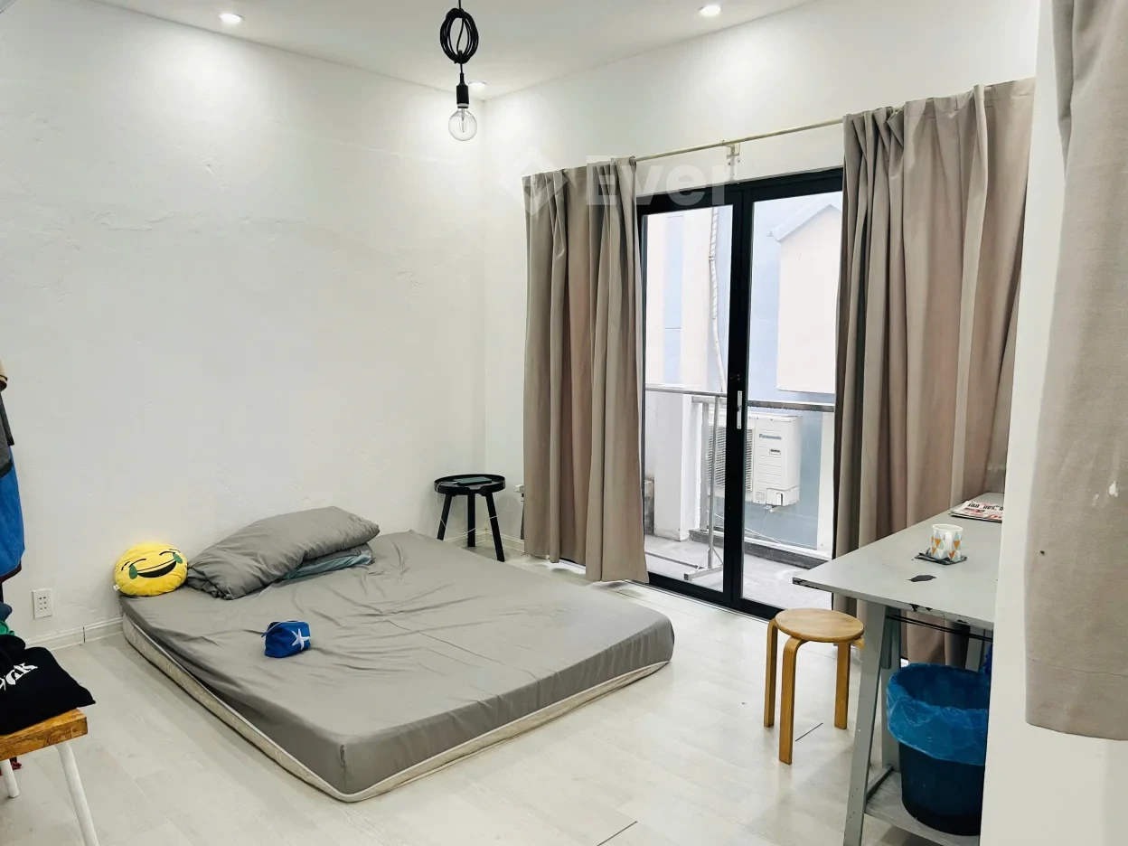 Top nhà đẹp rẻ 4 x 8m 1 trệt 2 lầu Cách Mạng Tháng Tám Quận 3 TP.HCM