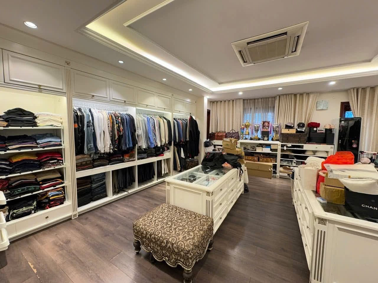 CẦN TÌM CHỦ MỚI TÂM HUYẾT CHO CĂN NHÀ SIÊU ĐẸP PHỐ ĐỘI CẤN - MẶT TIỀN SIÊU RỘNG - LÔ GÓC 2 MẶT NGÕ Ô TÔ TRÁNH, DỪNG ĐỖ NGÀY ĐÊM - GARA Ô TÔ - NỘI THẤT TIỀN TỶ.