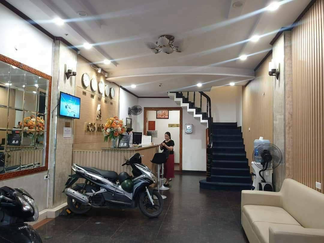 KHÁCH SẠN MẶT PHỐ MAI HẮC ĐẾ: 108m - 8 TẦNG THANG MÁY ĐẸP NHẤT PHỐ - VỊ TRÍ CỰC VÍP KHÔNG CÓ CĂN THỨ 2 .ĐANG CHO NGƯỜI NHÀ THUÊ 200TR. DOANH THU 2,4 TỶ TRÊN 1 NĂM