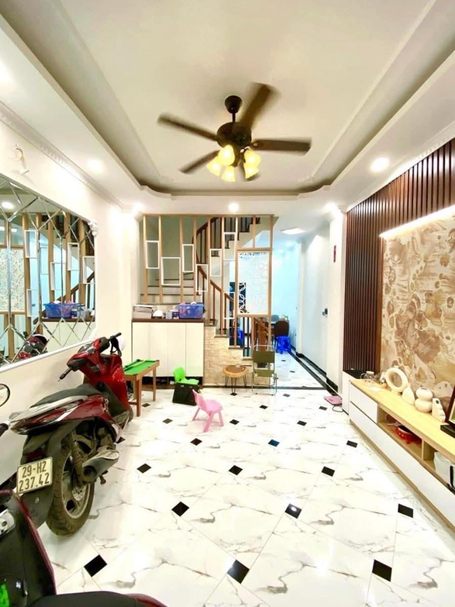 CHUYỂN CÔNG TÁC BÁN GẤP NHÀ SIÊU ĐẸP PHÁO ĐÀI LÁNG – NỘI THẤT XỊN SÒ