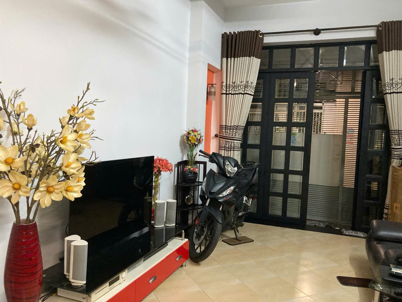 Top nhà vị trí đẹp 3.5 x 10m 1 trệt 3 lầu Nguyễn Đình Chiểu Q3 TP.HCM