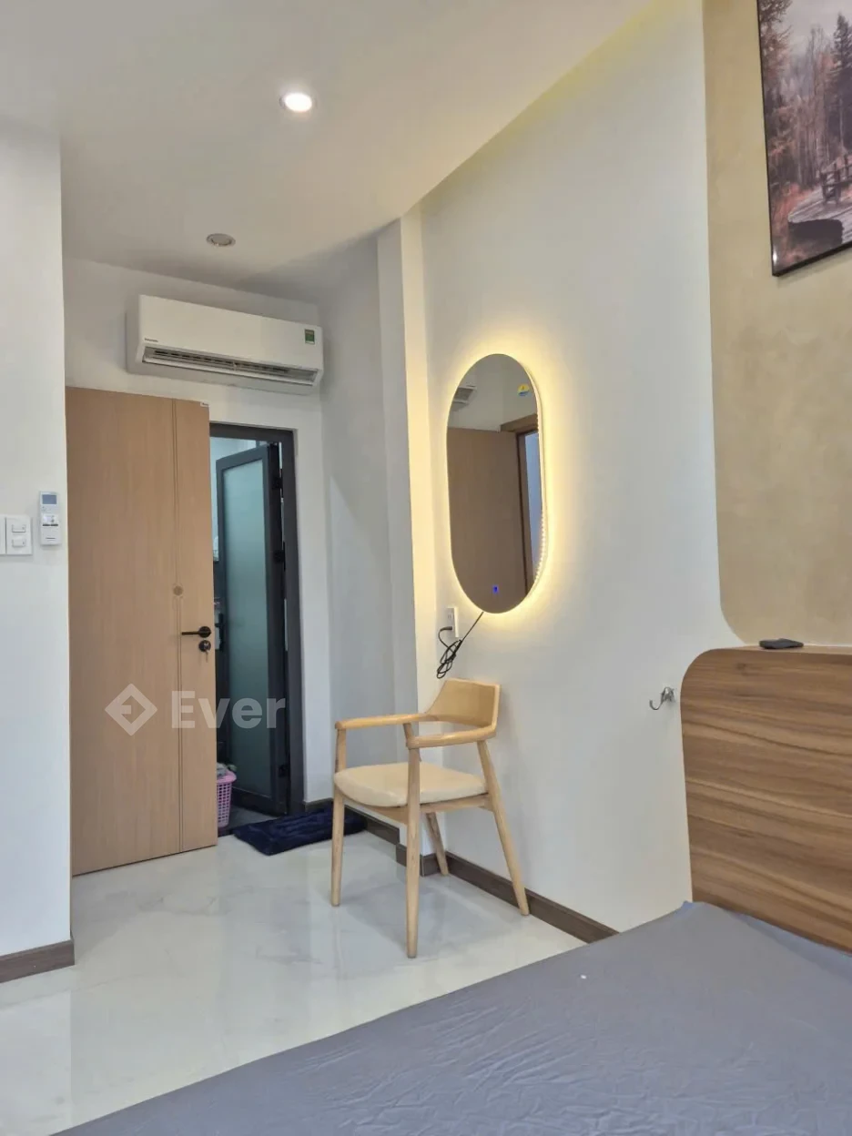 CHÍNH CHỦ Q10 mới 100% • 3 TẦNG BTCT • 2 PN 3 Wc.SÁT MẶT TIỀN • Tặng hết nội thất như hình