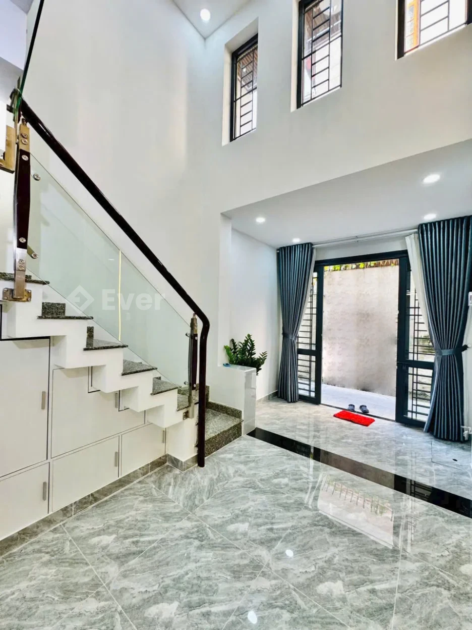 Nhà phố xinh rẻ 1 trệt 4 lầu Thích Quảng Đức Phú Nhuận TP.HCM