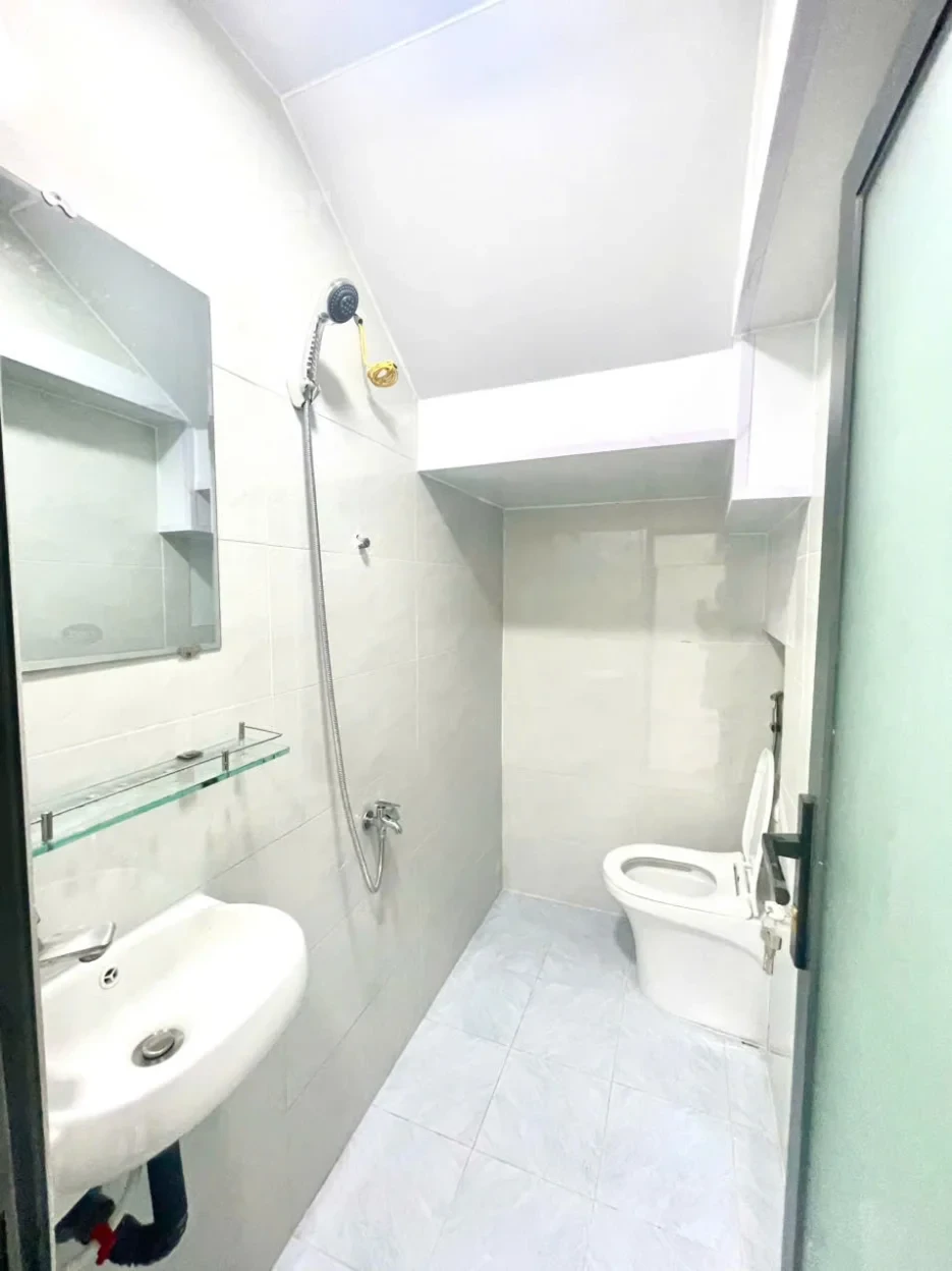 Top nhà xinh rẻ 4 x 10m 1 trệt 1 lầu Nguyễn Thị Tần Quận 8 TP.HCM