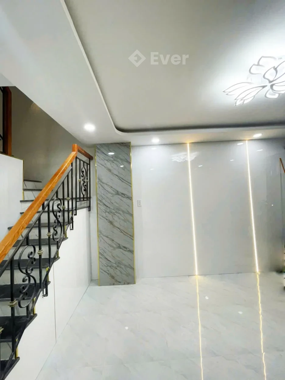 Top nhà xinh rẻ 4 x 10m 1 trệt 1 lầu Nguyễn Thị Tần Quận 8 TP.HCM