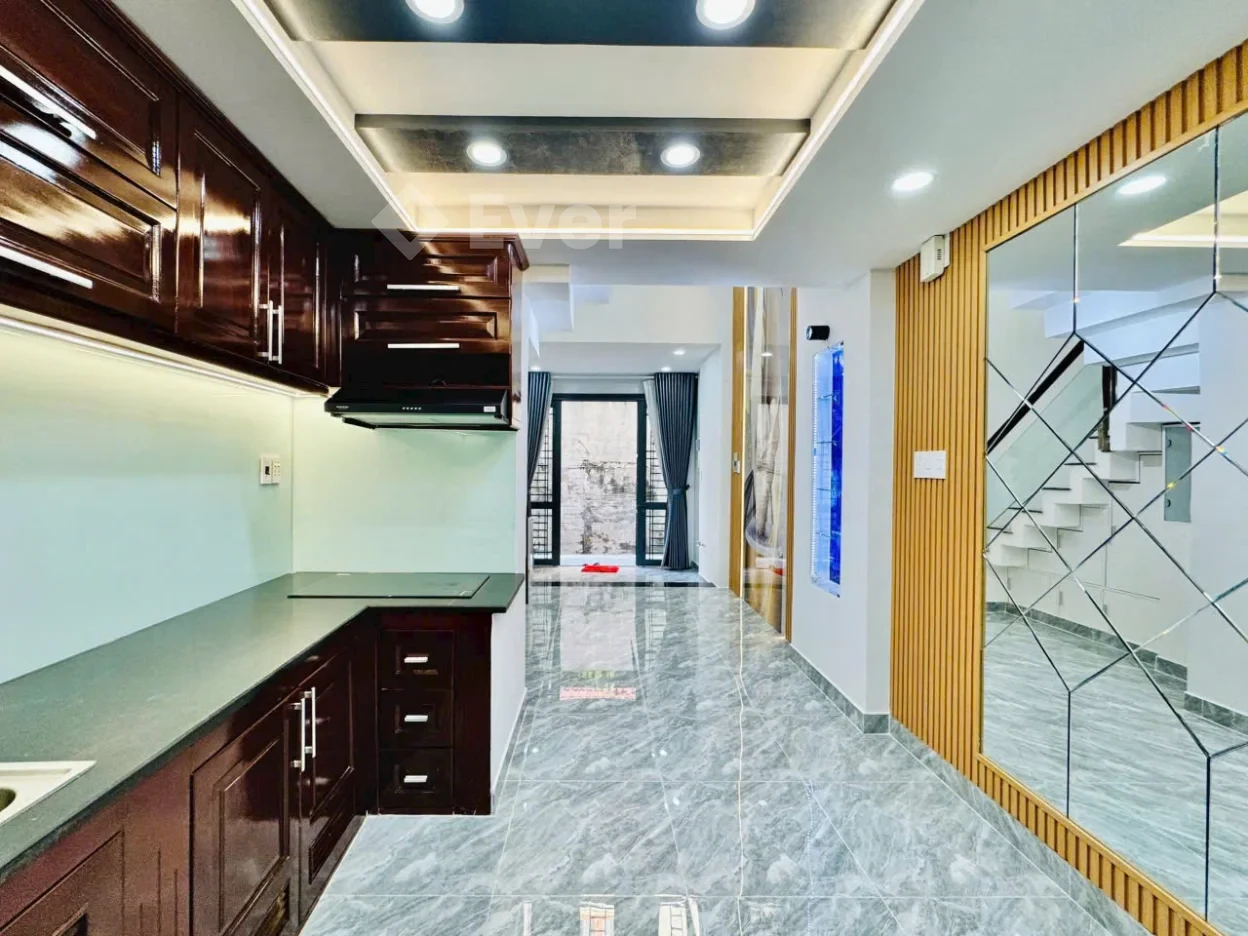 Nhà phố xinh rẻ 1 trệt 4 lầu Thích Quảng Đức Phú Nhuận TP.HCM