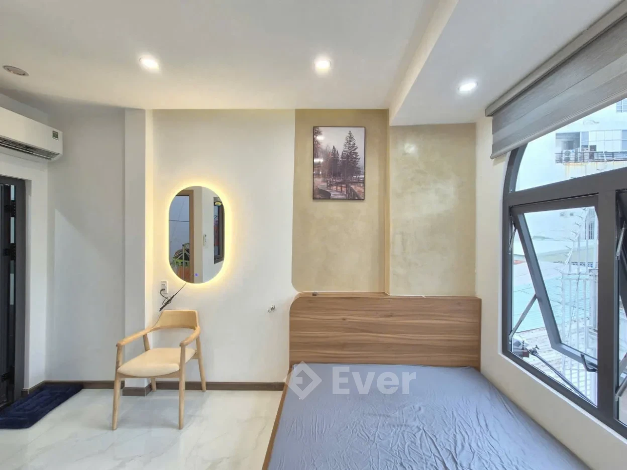 CHÍNH CHỦ Q10 mới 100% • 3 TẦNG BTCT • 2 PN 3 Wc.SÁT MẶT TIỀN • Tặng hết nội thất như hình