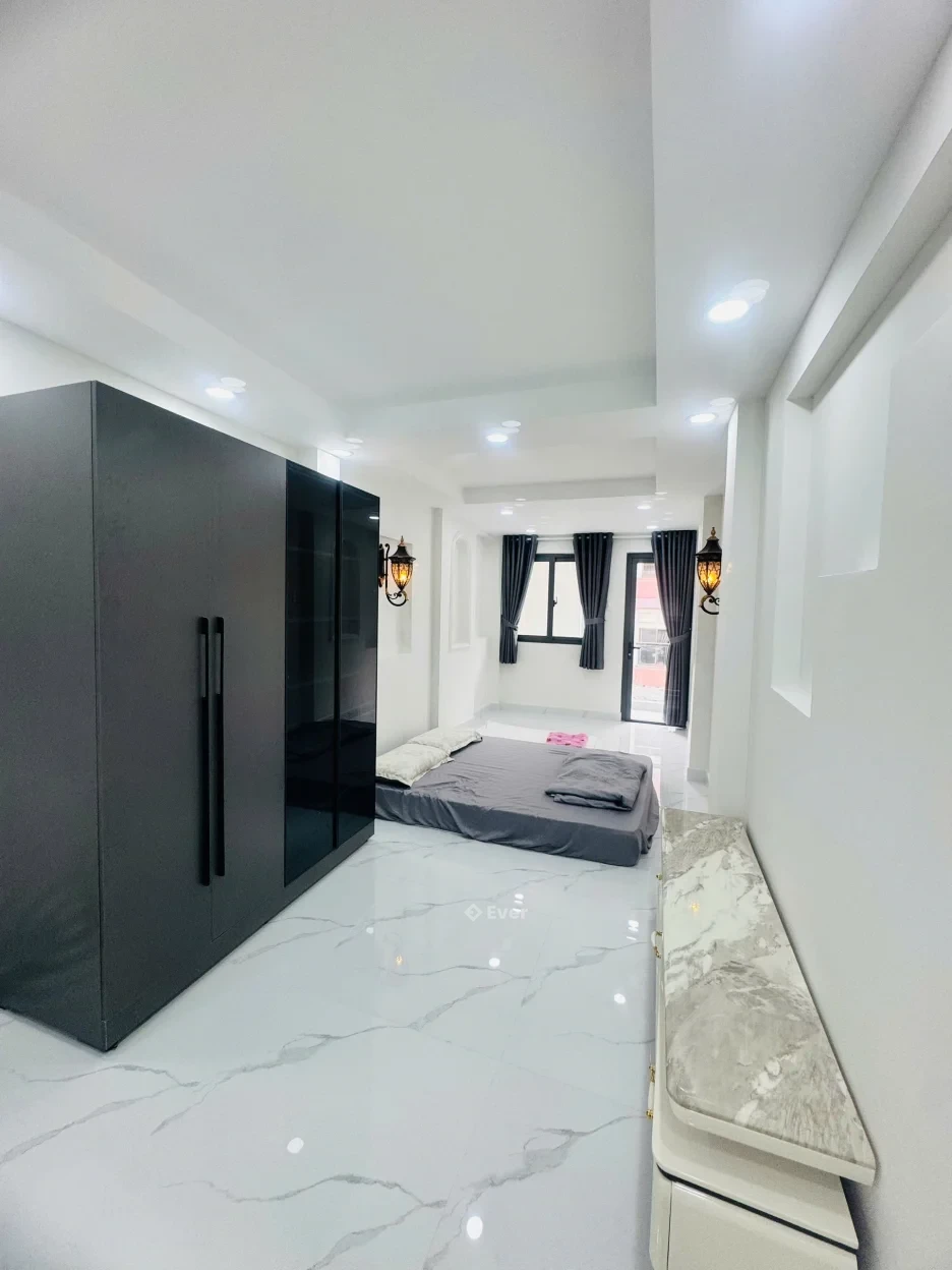 Nhà phố rẻ 1 trệt 1 lửng 3 lầu mặt tiền Nhật Tảo Q10 TP.HCM