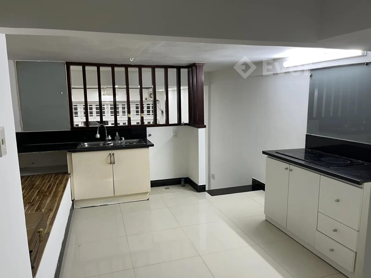 Top nhà vị trí đẹp 4.5 x 16m Nguyễn Trãi Bến Thành TP.HCM