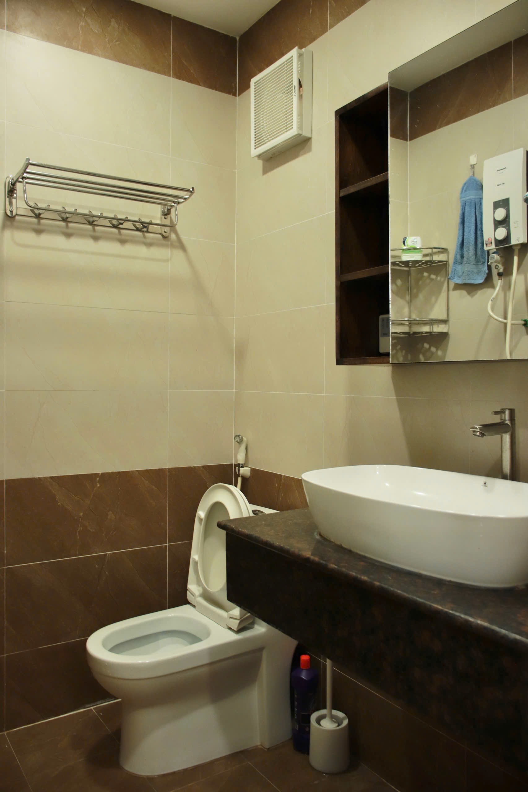 Bán căn hộ Chung cư Hưng Phú Lô A, DT 70m2, 2 phòng ngủ, full nội thất cao cấp