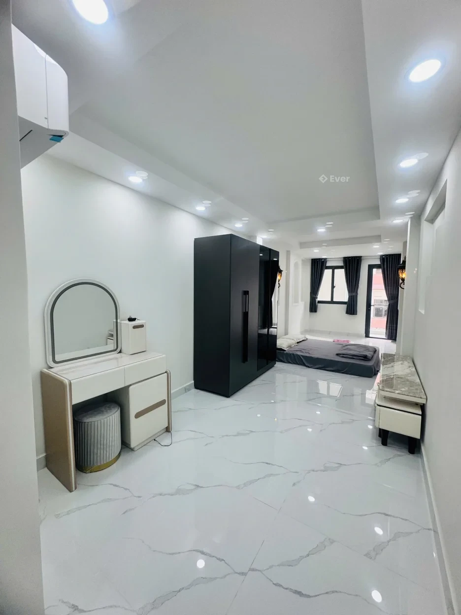 Nhà phố rẻ 1 trệt 1 lửng 3 lầu mặt tiền Nhật Tảo Q10 TP.HCM