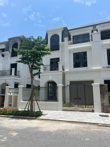Bán biệt thự BT9 Hinode Royal Park, 200m², phân khu Anh Quốc, giá 31.5 tỷ