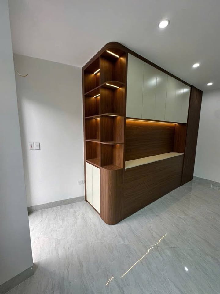 BÁN NHÀ LÔ GÓC LAI XÁ – 33M² – 5 TẦNG – Ô TÔ VÀO NHÀ – CHỈ 4,5 TỶ