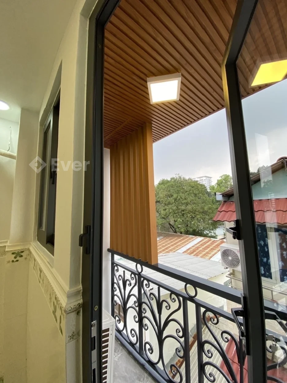 Nhà Đẹp Ngô Quyền Q10 – Trệt 3 Lầu – Ở Ngay