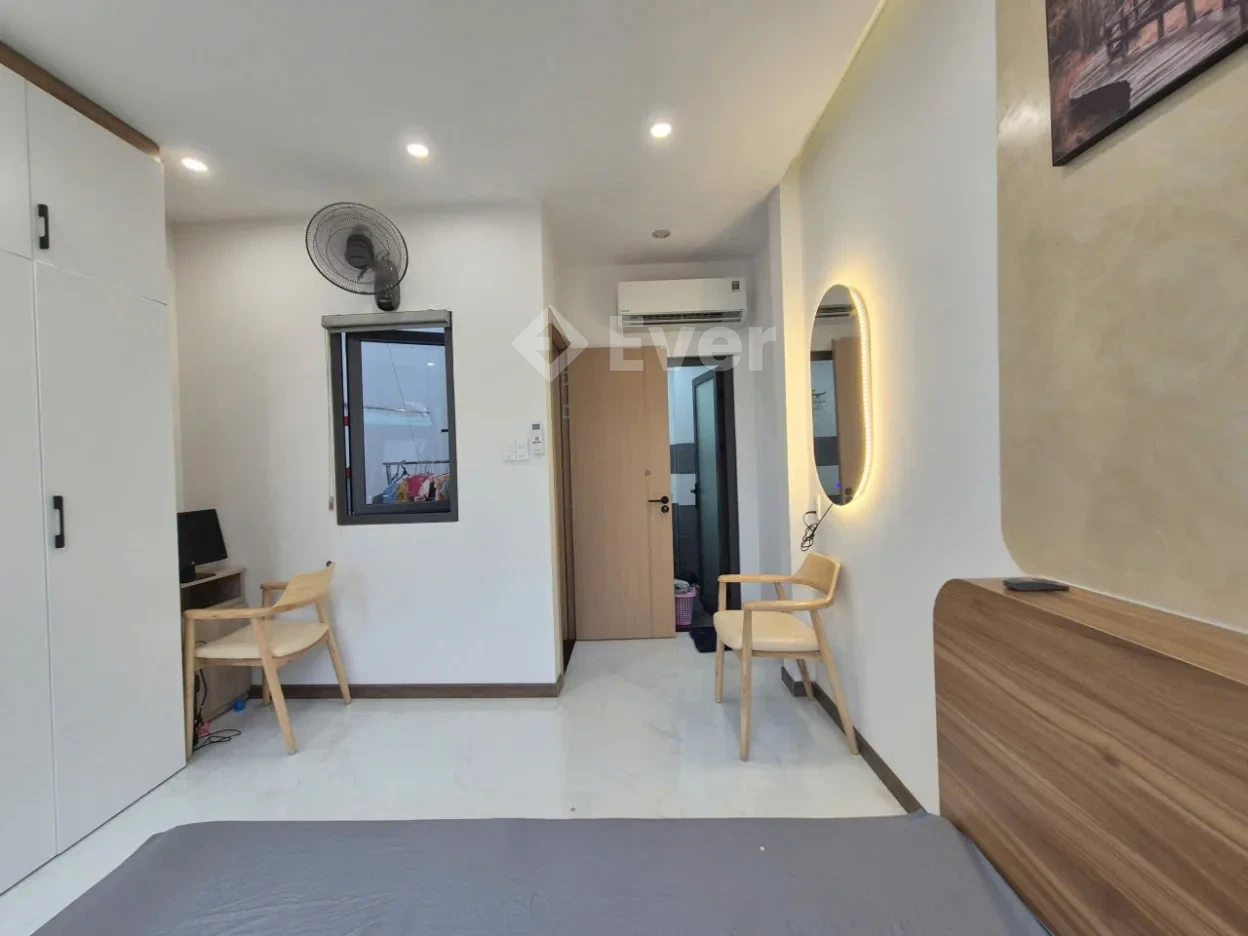 Hạ giá mạnh nhà phố xinh 1 trệt 2 lầu Nguyễn Tri Phương Q10 TP.HCM