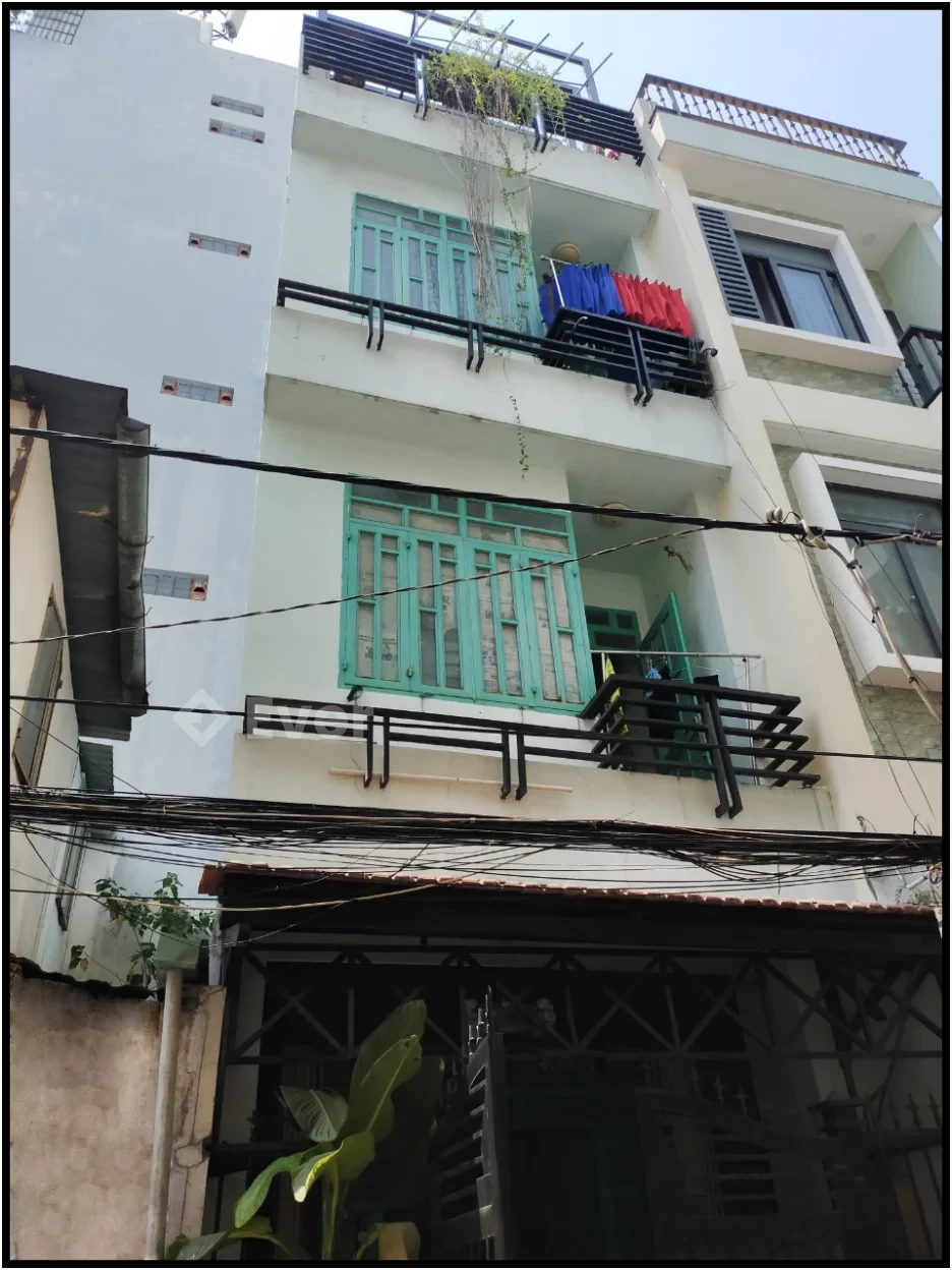 Nhà phố rẻ 3.2 x 15m 1 trệt 3 lầu trung tâm Quận 1 Thành Phố Sài Gòn.