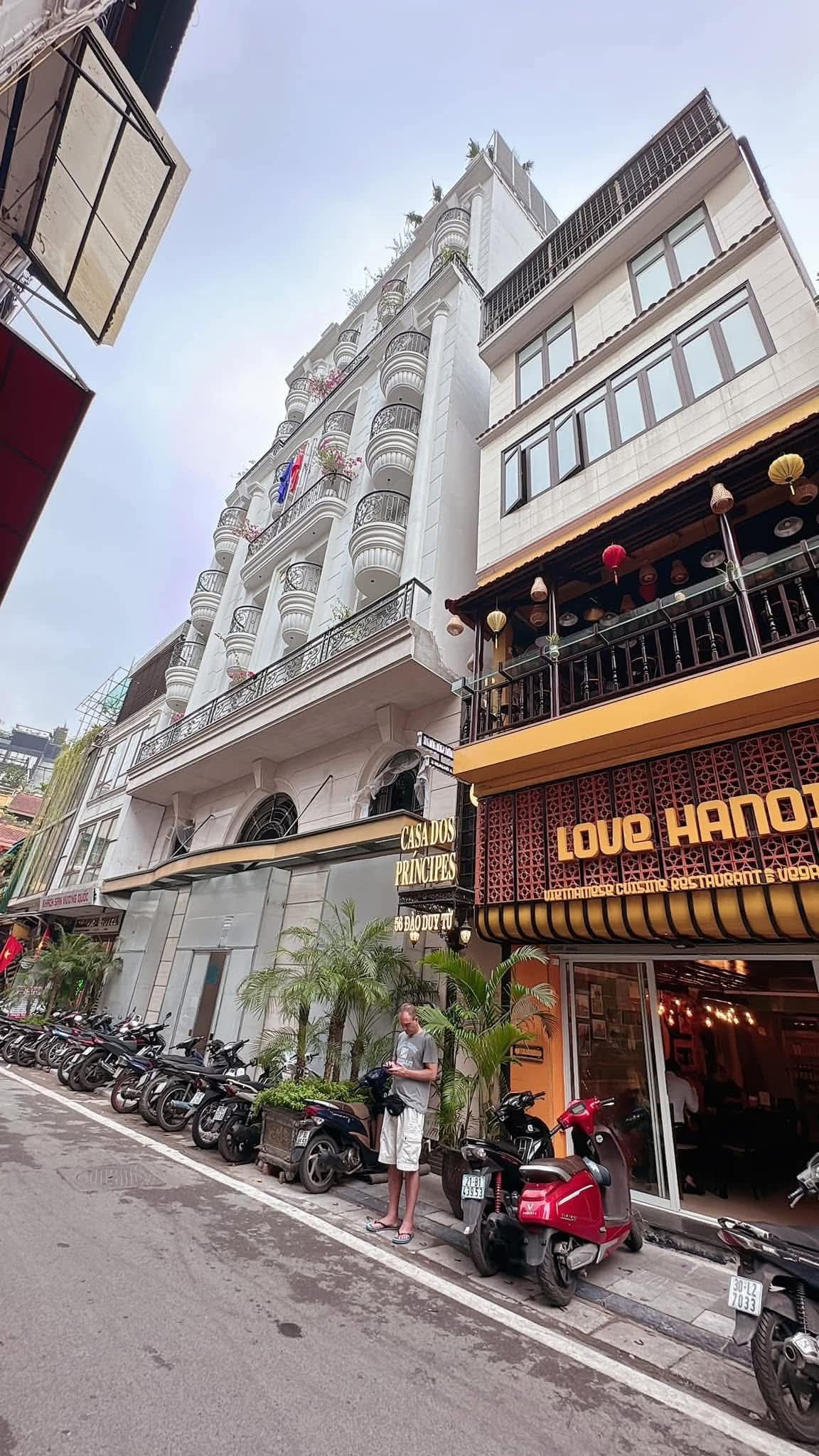 MẶT PHỐ ĐÀO DUY TỪ, HOÀN KIẾM: 78M - 5T - MT: 5,3m giá 78 Tỷ- SIÊU HIẾM - SIÊU HÓT - VỊ TRÍ ĐẮC ĐỊA - ĐẸP NHẤT NHÌ PHỐ ĐÀO DUY TỪ - KHÁCH SẠN PHỐ CỔ - THANG MÁY NHẬP - DOANH THU KHỦNG