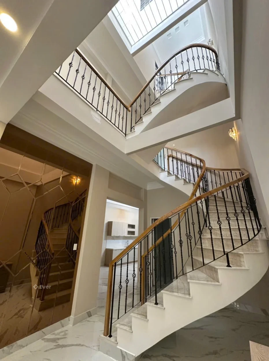 Top nhà vị trí đẹp 1 trệt 2 lầu Tôn Thất Tùng Quận 1 TP.HCM