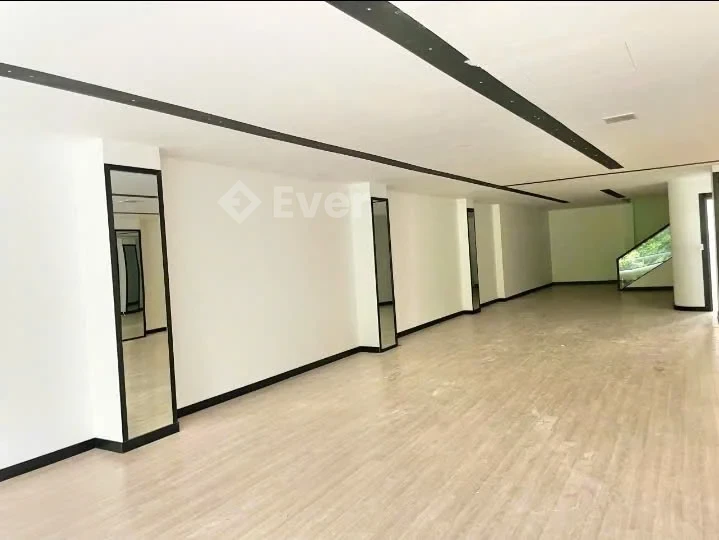 Top nhà vị trí đẹp 7.2 x 24m 1 trệt 3 lầu Hai Bà Trưng Q3 TP.HCM