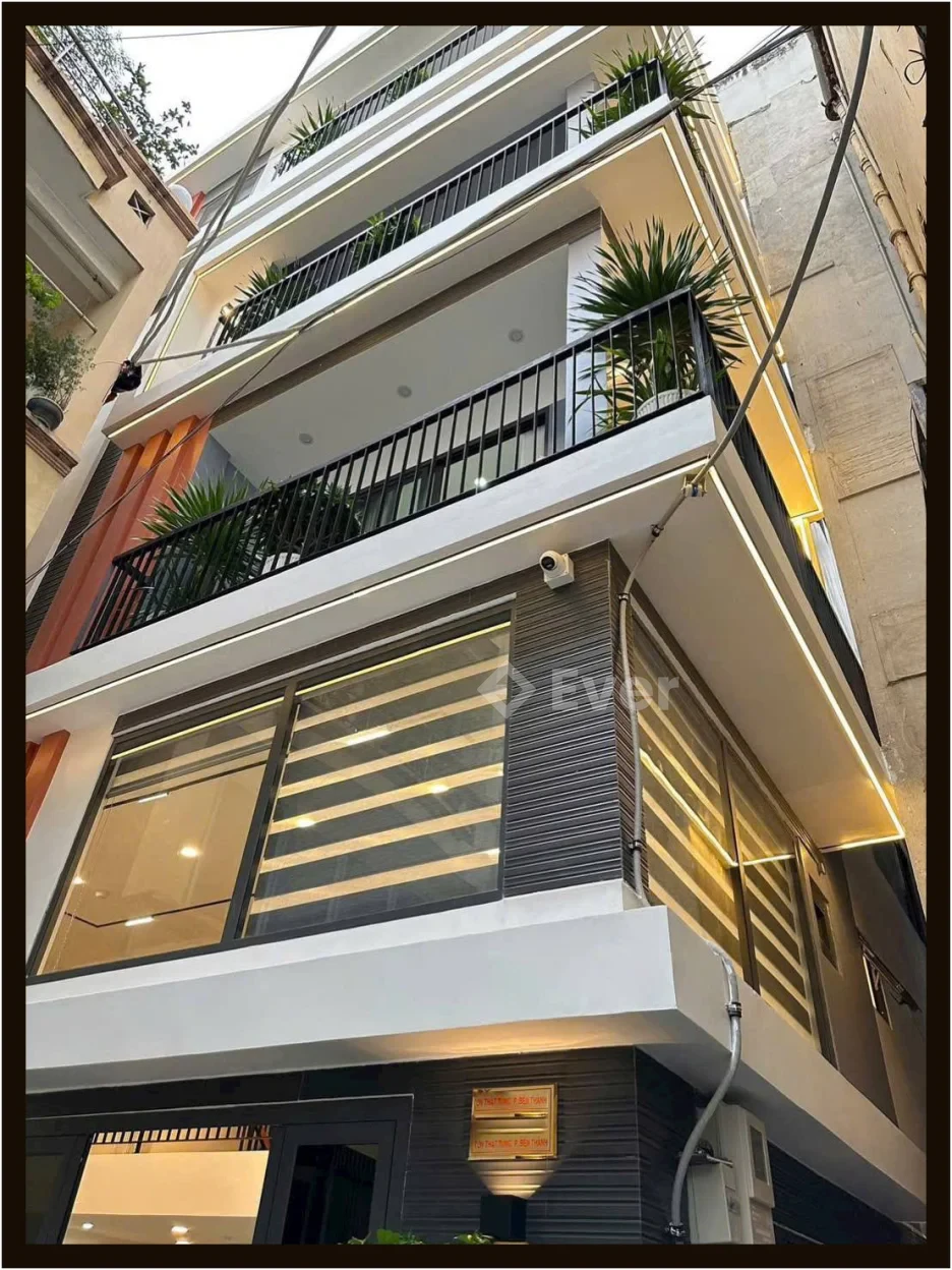 Top nhà vị trí đẹp 7.5 x 10.5m thang máy Tôn Thất Tùng Q1 TP.HCM