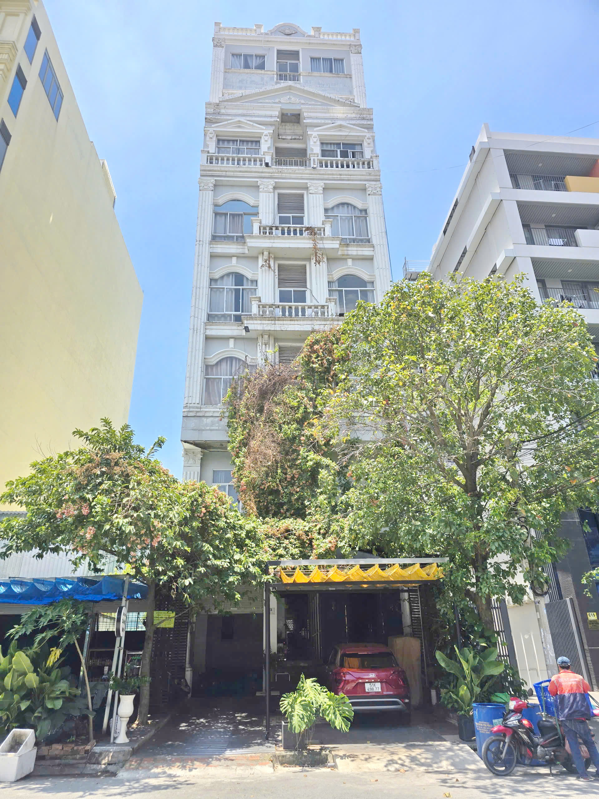 Bán tòa nhà 8 tầng căn hộ dịch vụ cao thị chính